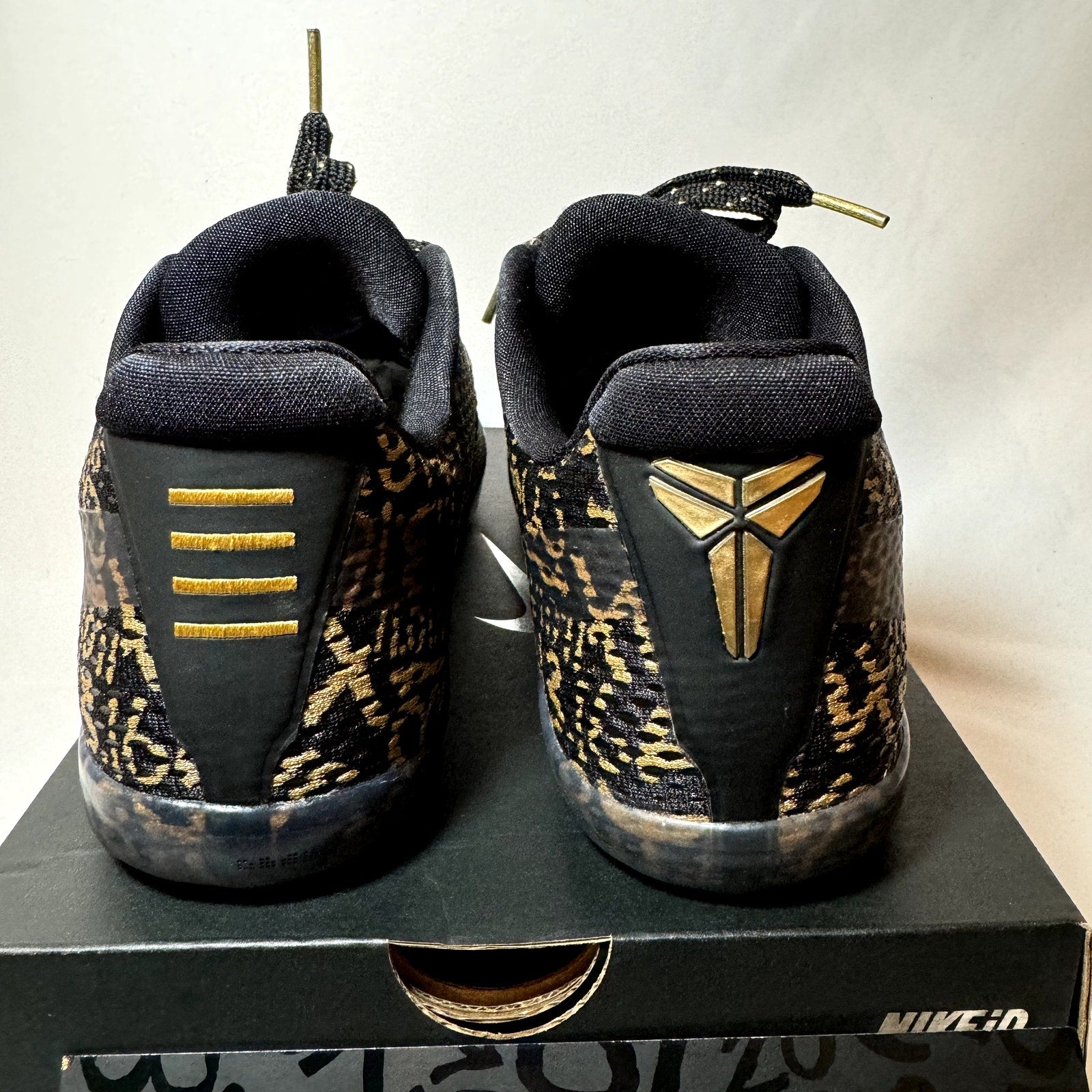 Nike Kobe 11 Mamba Day iD Men's Shoes - Size 10.5