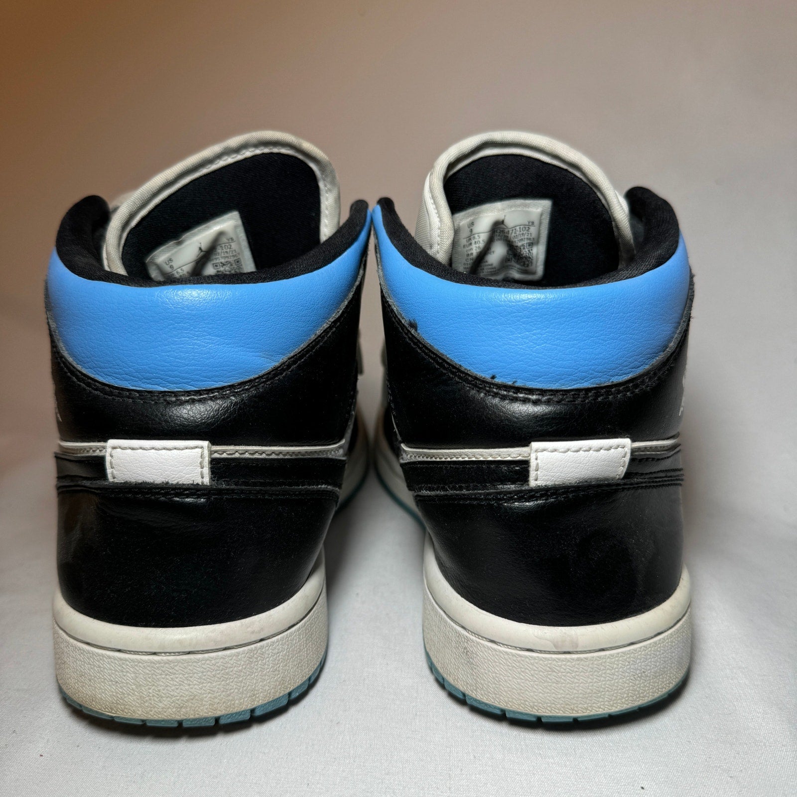Air Jordan 1 Mid University Blue Women's Shoes - Size 9