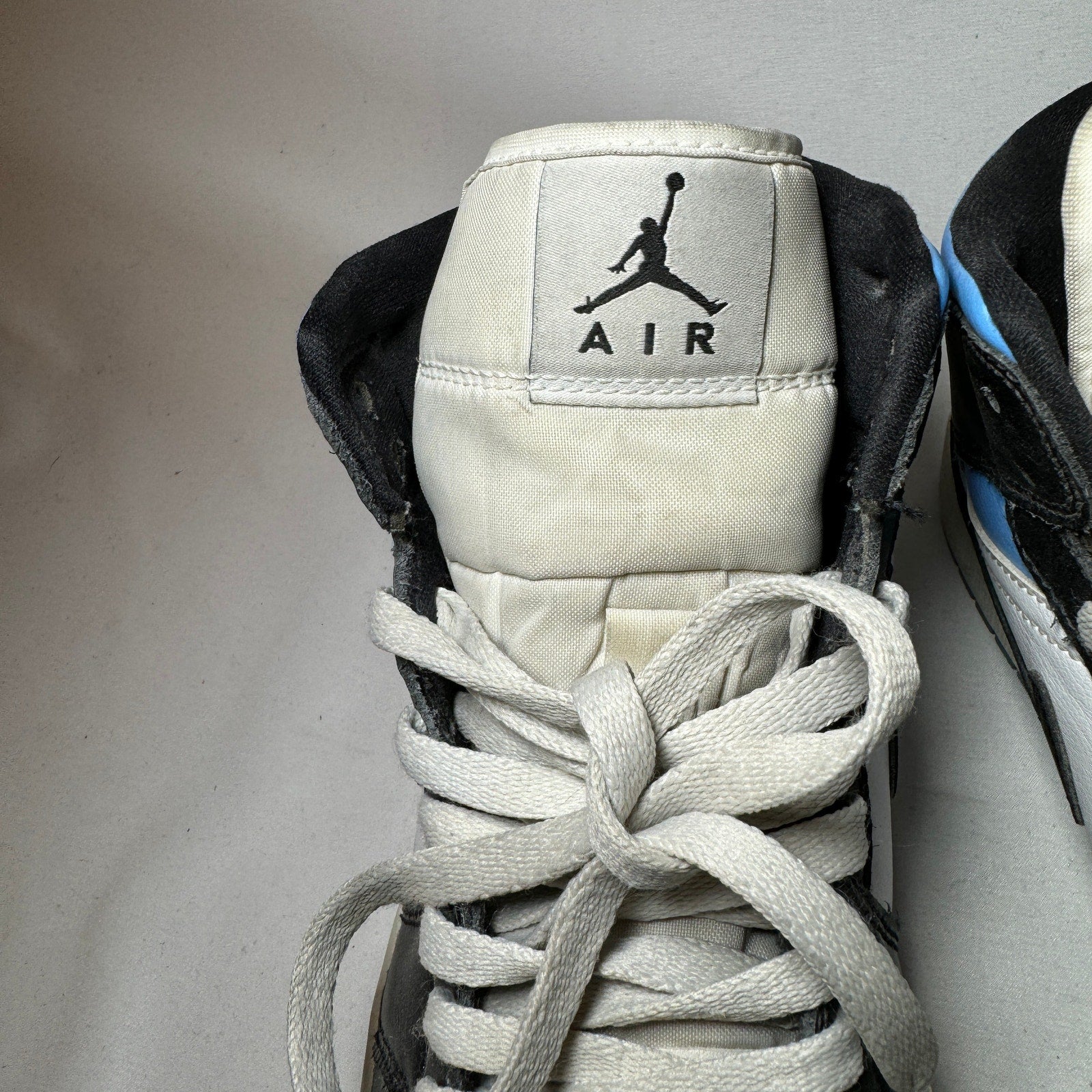 Air Jordan 1 Mid University Blue Women's Shoes - Size 9