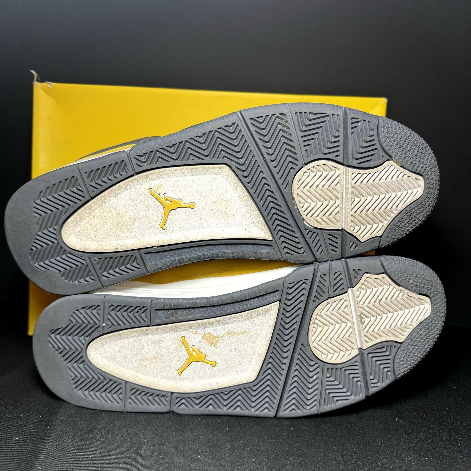 Air Jordan 4 Retro Lightning 2021 Men's Shoes - Size 11