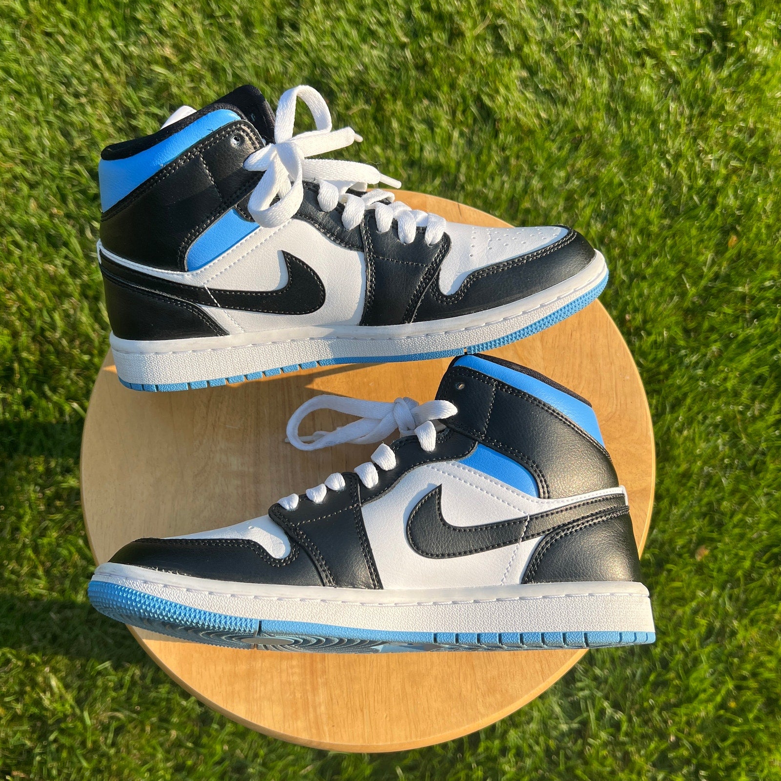 Air Jordan 1 Mid University Blue Women's Shoes - Size 7
