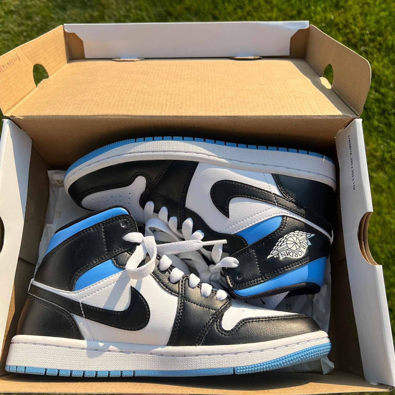 Air Jordan 1 Mid University Blue Women's Shoes - Size 7