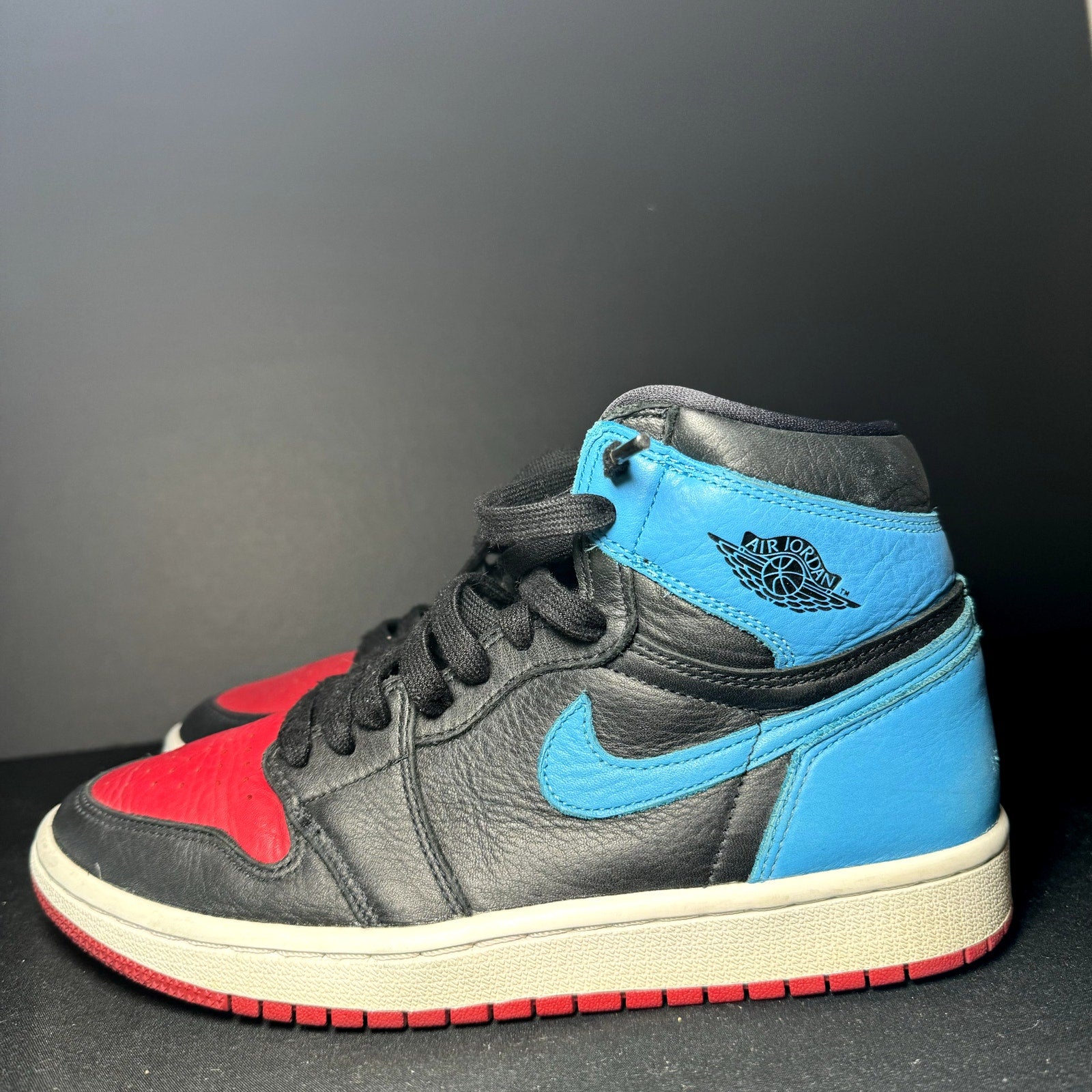 Air Jordan 1 High OG NC to Chi Women's Shoes - Size 8